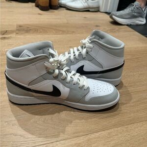 Nike Men's White and Black High-Top Sneakers